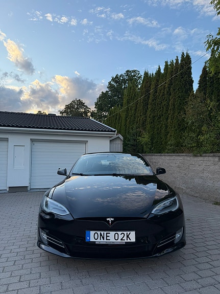 Tesla Model S 6 of 16