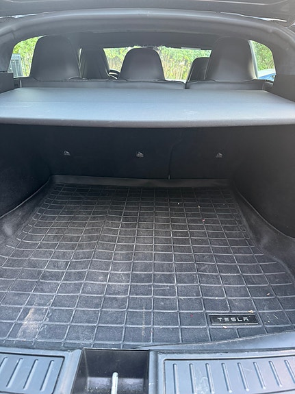 Tesla Model S 12 of 16