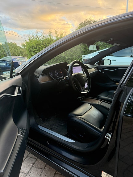 Tesla Model S 8 of 16