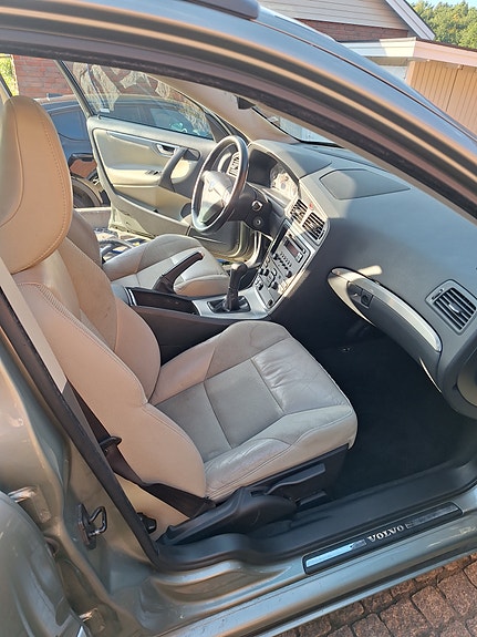 Volvo V70 5 of 10
