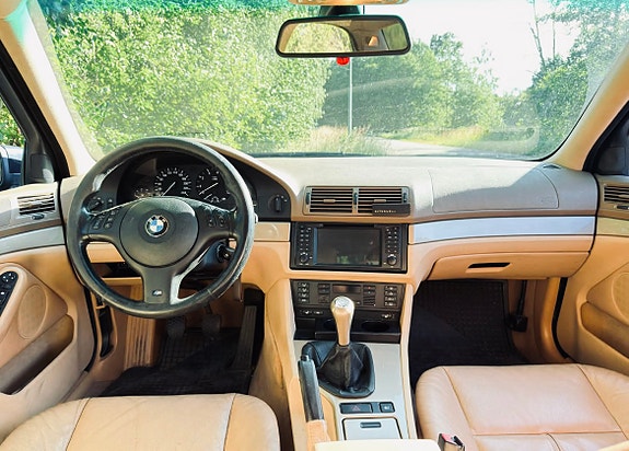 BMW 530i 3 of 3