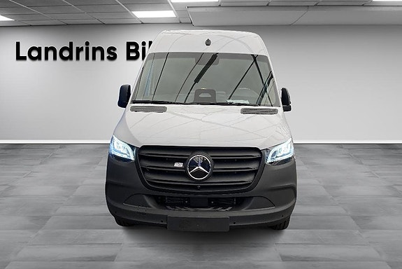 Mercedes-Benz eSprinter 420 3 of 16