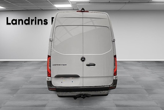 Mercedes-Benz eSprinter 420 4 of 16
