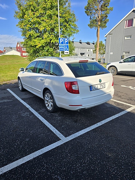 Skoda Superb 4 of 7