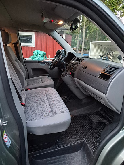 Volkswagen Caravelle 10 of 10