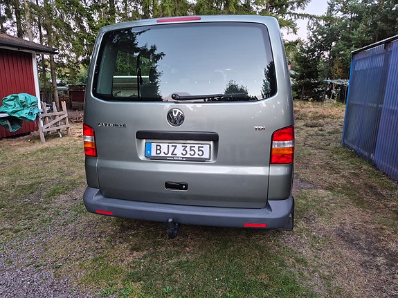 Volkswagen Caravelle 6 of 10