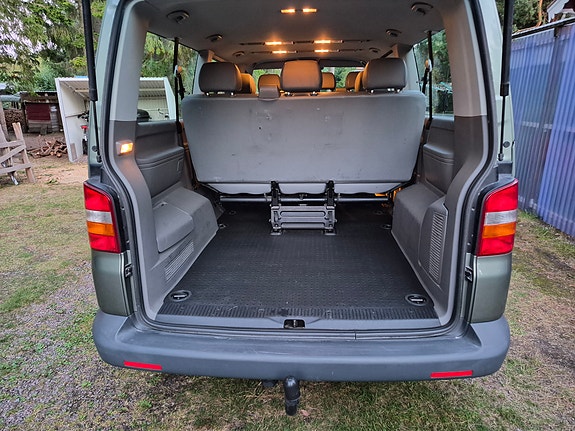 Volkswagen Caravelle 5 of 10