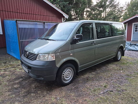 Volkswagen Caravelle 3 of 10