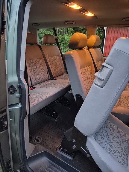 Volkswagen Caravelle 9 of 10