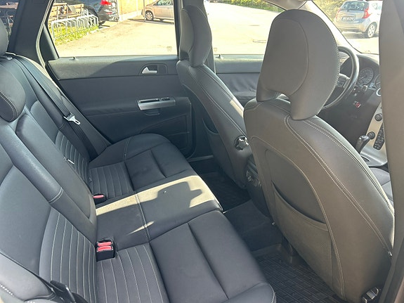 Volvo V50 7 of 11