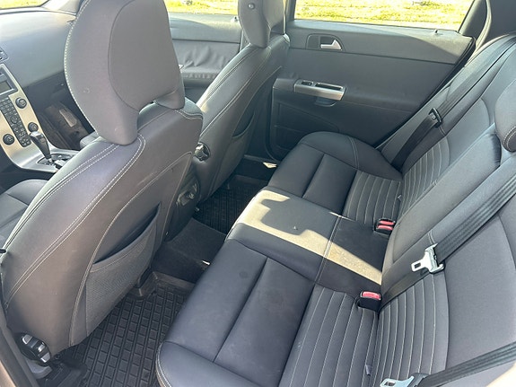 Volvo V50 6 of 11