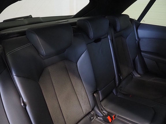 Audi Q8 12 of 27