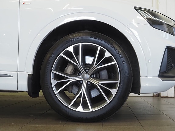 Audi Q8 8 of 27