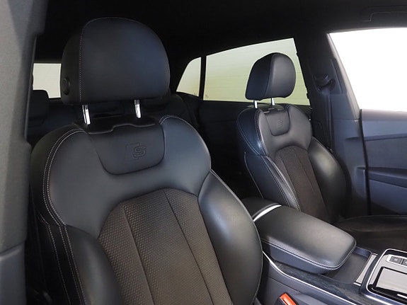 Audi Q8 11 of 27