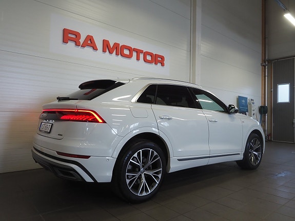 Audi Q8 5 of 27