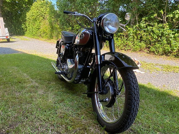 BSA A10 Deluxe 2 of 6