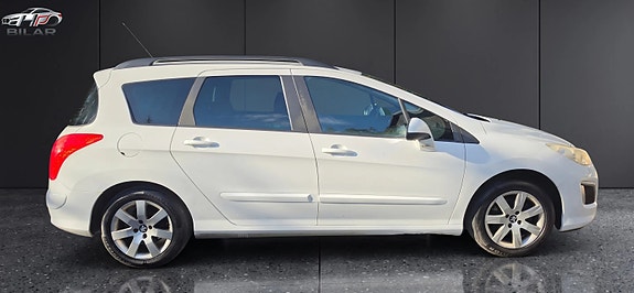Peugeot 308 SW 11 of 22