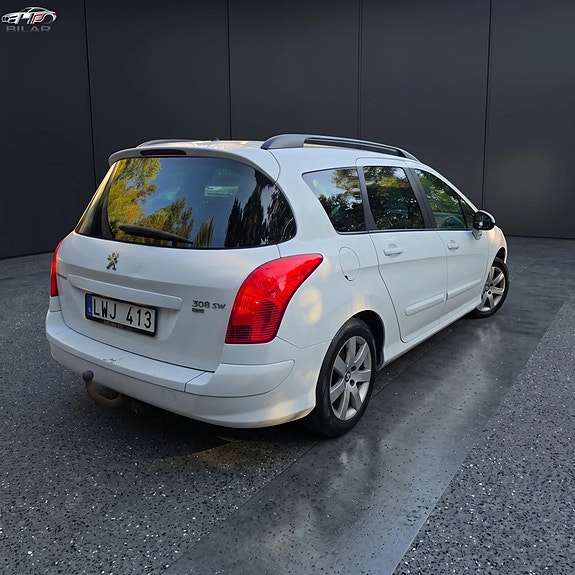 Peugeot 308 SW 12 of 22