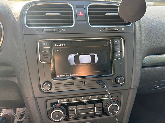 Volkswagen Golf VI 10 of 18