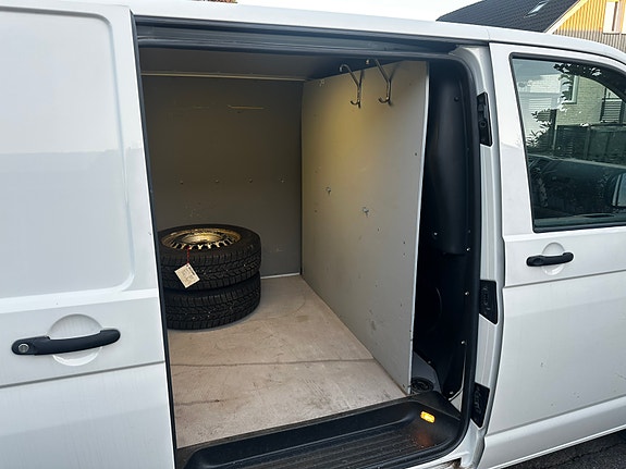 Volkswagen Transporter 6 of 9