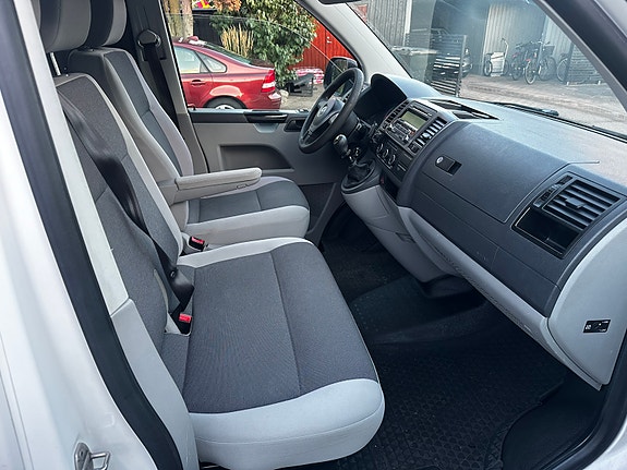 Volkswagen Transporter 7 of 9
