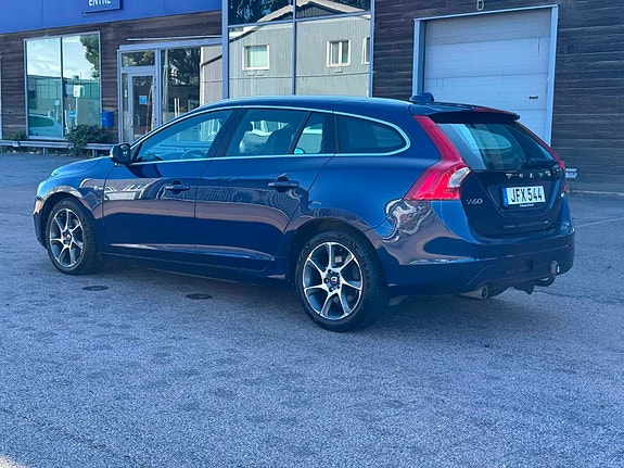 Volvo V60 3 of 7