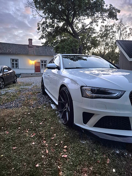 Audi A4 3 of 15