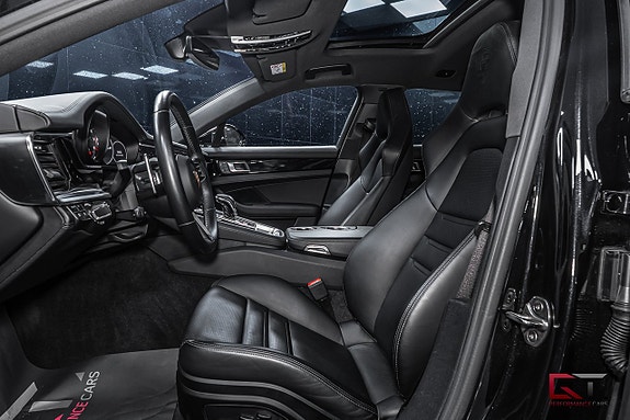 Porsche Panamera 4 14 of 21