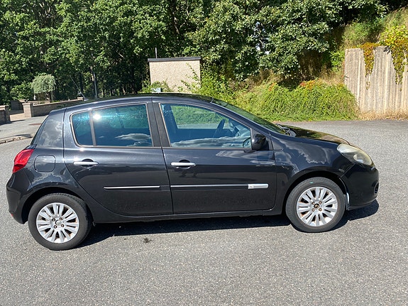 Renault Clio 2 of 5