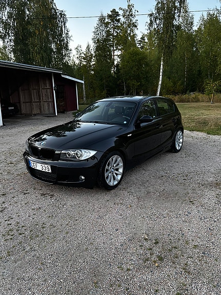 BMW 120d 2 of 4