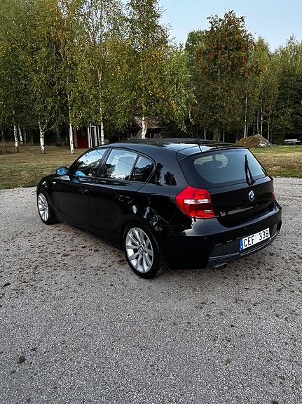 BMW 120d 3 of 4
