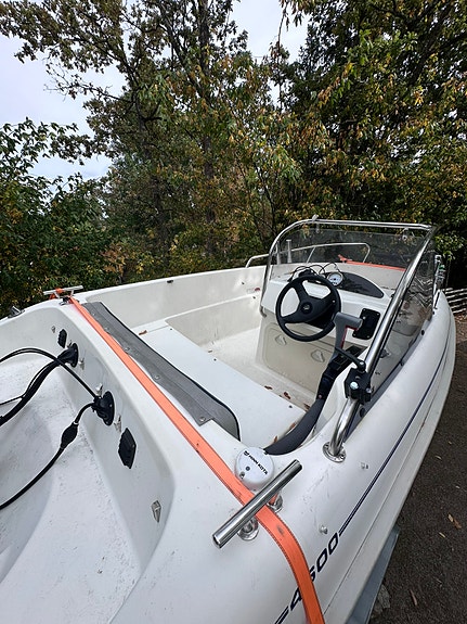 Mv Marin 4600 + suzuki DF 40 + massa elektronik 5 of 10