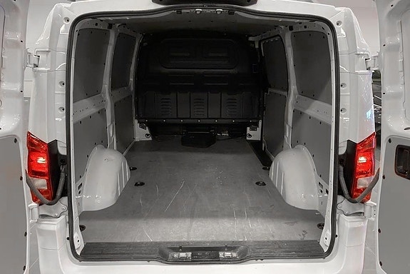 Mercedes-Benz eVito 112 13 of 15