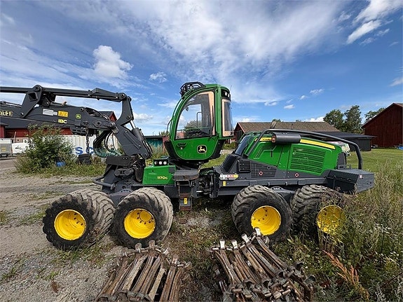 John Deere 1170G 2 of 24