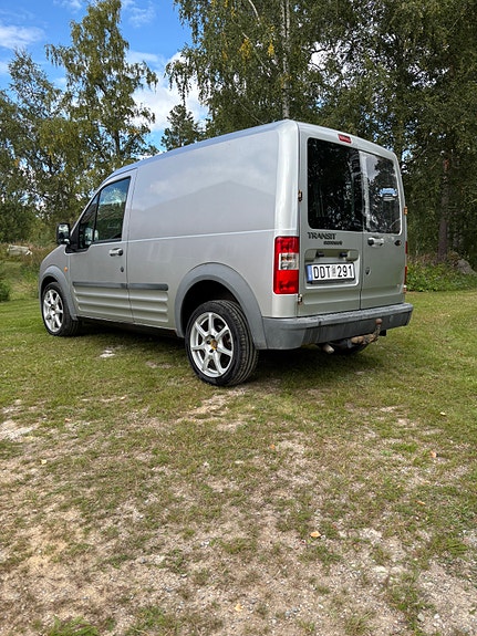 Ford Transit Connect 3 of 6