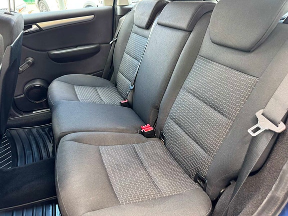 Mercedes-Benz B200 7 of 7