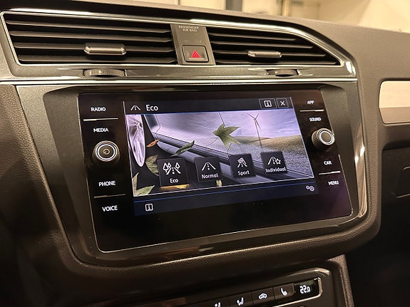 Volkswagen Tiguan 18 of 29