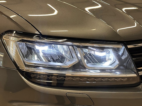 Volkswagen Tiguan 2 of 29