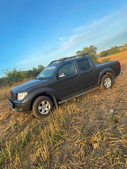 Nissan Navara 2 of 12