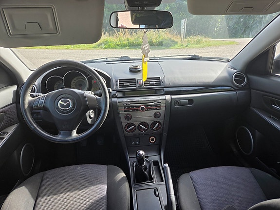 Mazda 3 9 of 12