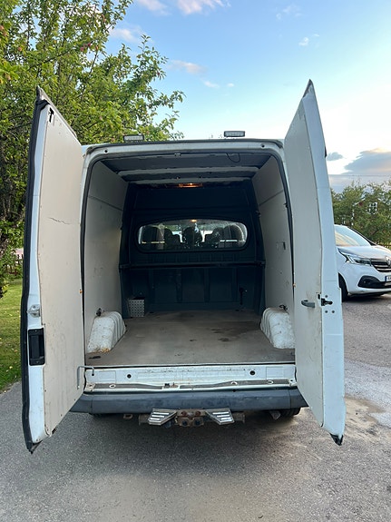 Ford Transit 4 of 7