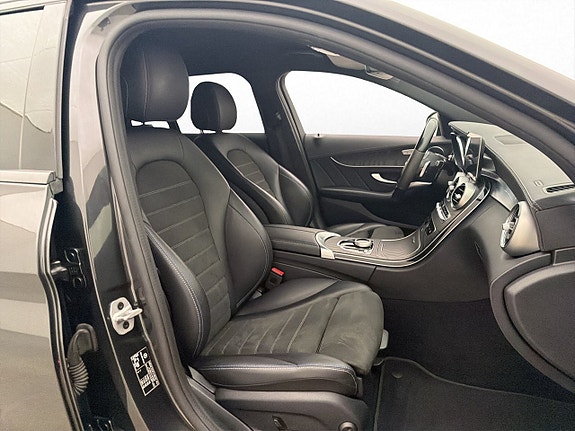 Mercedes-Benz C300 11 of 27