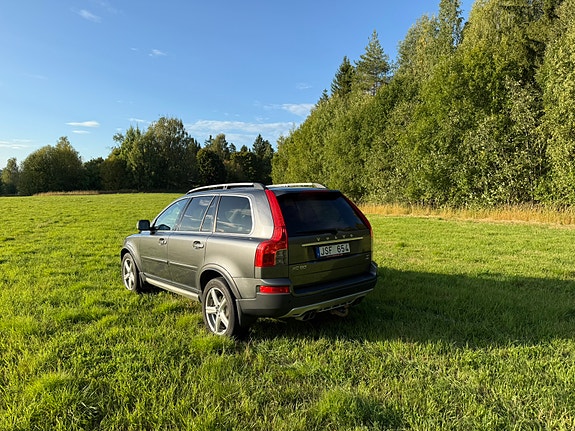 Volvo XC90 3 of 7