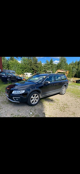 Volvo XC70 2 of 8