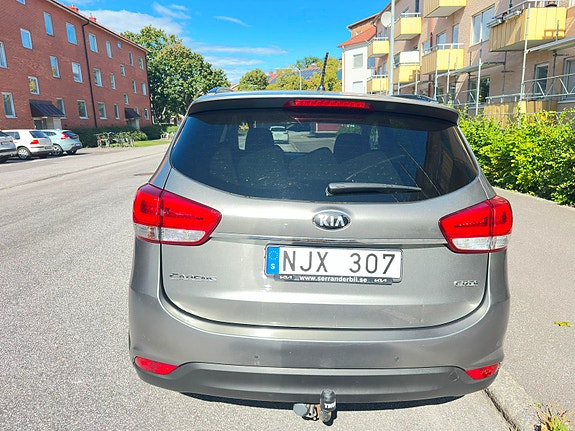 Kia Carens 4 of 12