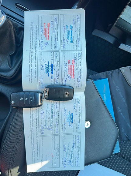 Kia Carens 11 of 12