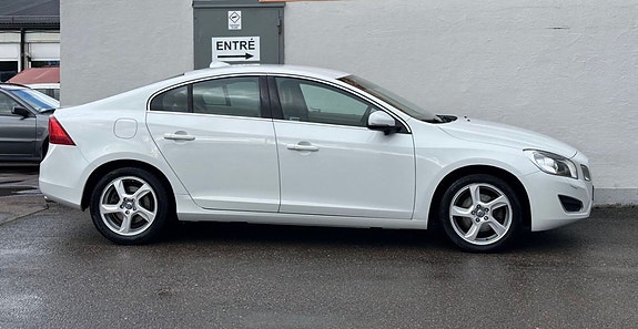 Volvo S60 3 of 15