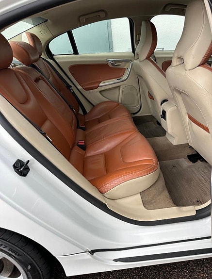 Volvo S60 10 of 15