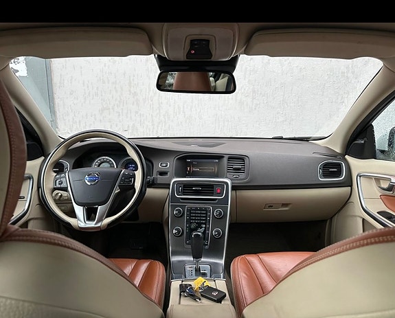 Volvo S60 7 of 15