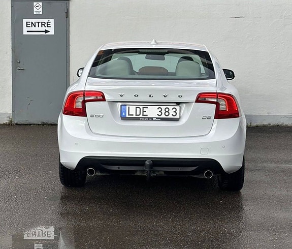 Volvo S60 2 of 15